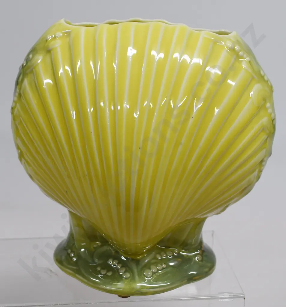 TEMUKA YELLOW GREEN SEAWEED SHELL VASE Image 1++