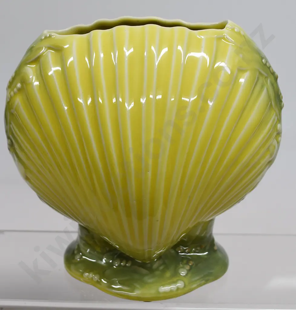 TEMUKA YELLOW GREEN SEAWEED SHELL VASE Image 1++