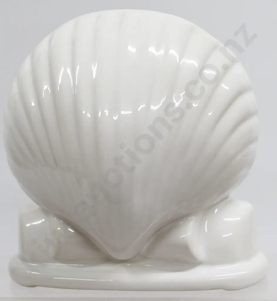 TEMUKA WARE GLOSS WHITE SHELL VASE Image 1++