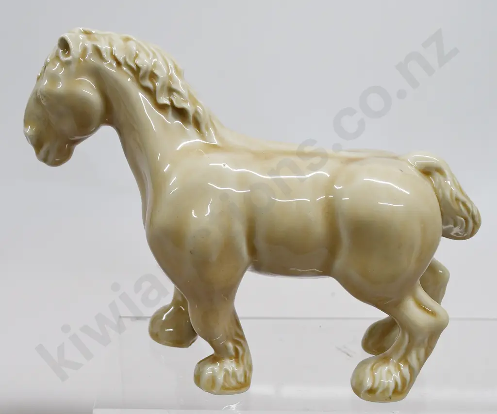 TEMUKA WARE DRAUGHT HORSE BEIGE Image 1++