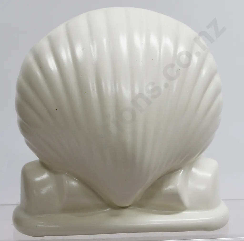 TEMUKA WARE CREAM WHITE SHELL VASE Image 1++