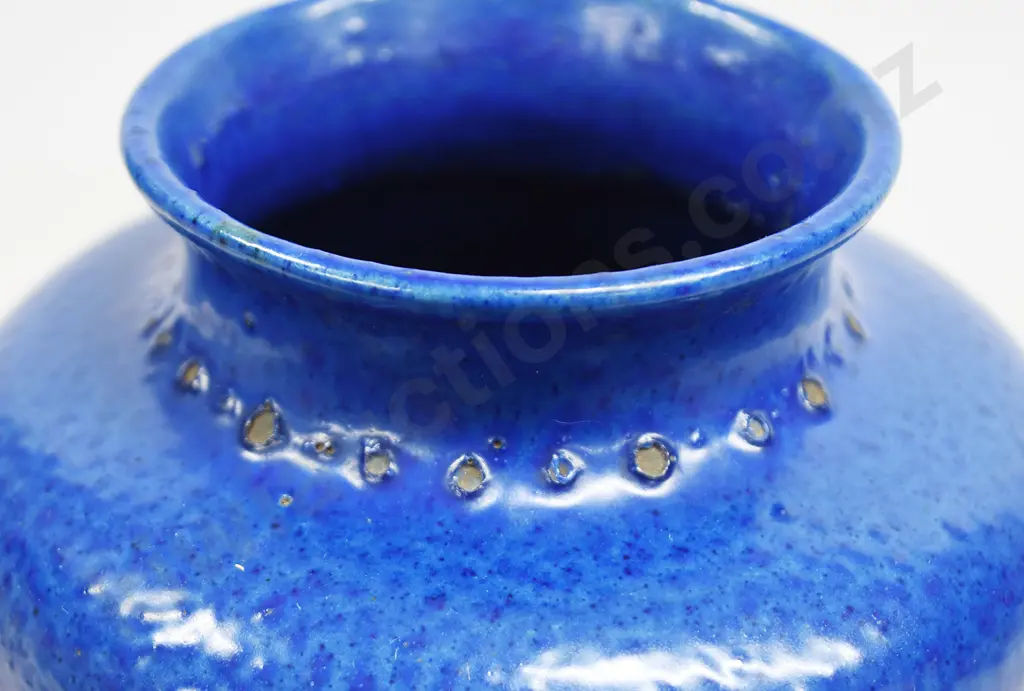 TEMUKA WARE BLUE VASE Image 1++