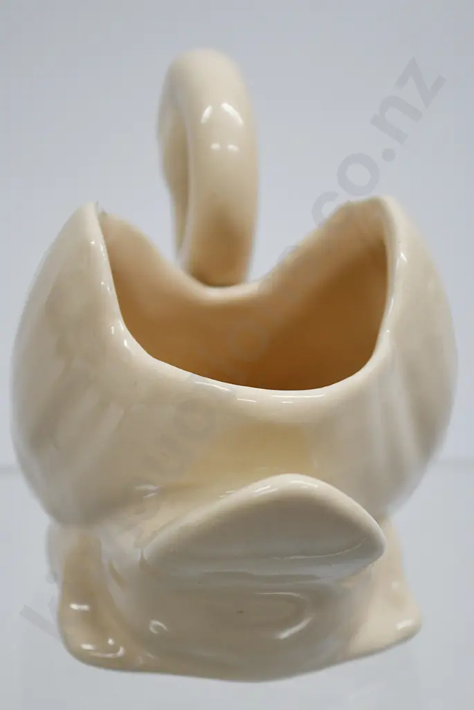 TEMUKA POTTERY SMALL SWAN Image 1++