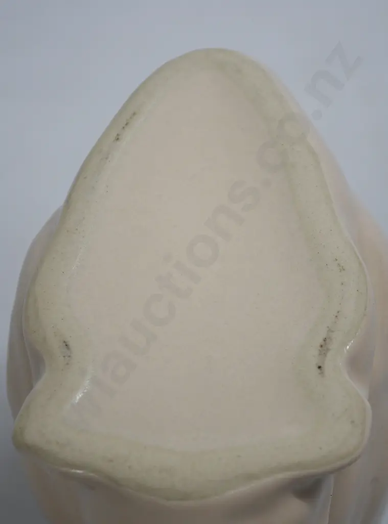 TEMUKA POTTERY SMALL SWAN Image 1++