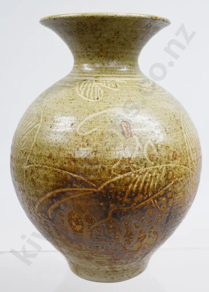 ROYCE MCGLASHEN VASE Image 1++