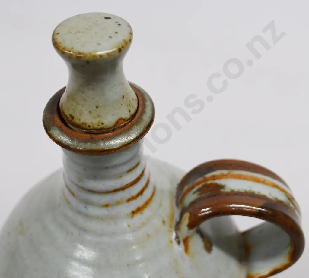 PETER STITCHBURY JUG WITH STOPPER Image 1++
