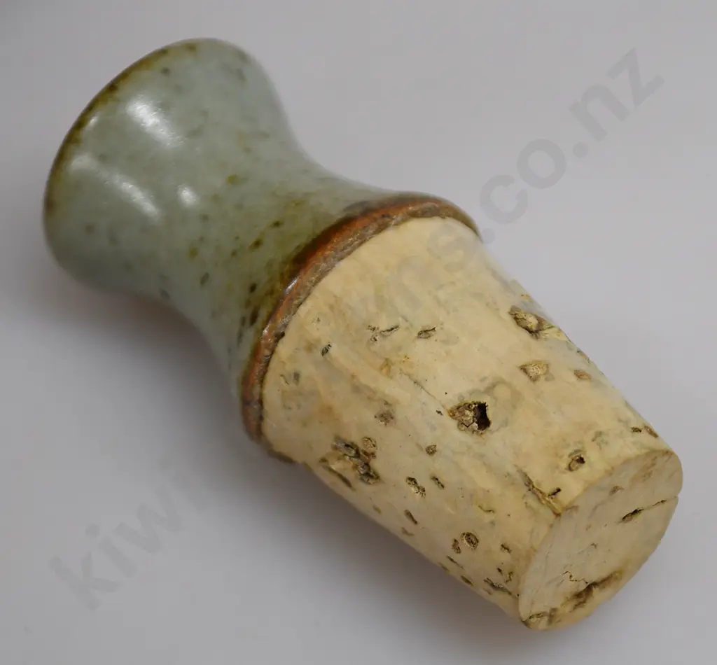 PETER STITCHBURY JUG WITH STOPPER Image 1++