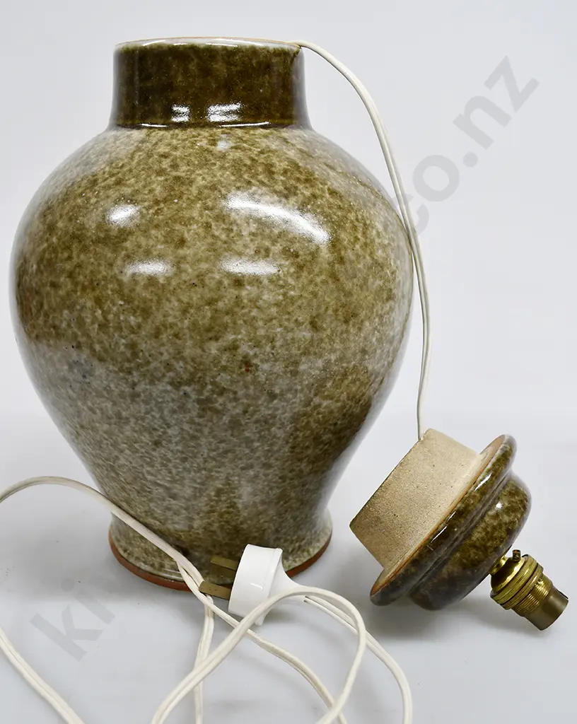 PAUL FISHER TABLE LAMP Image 1++