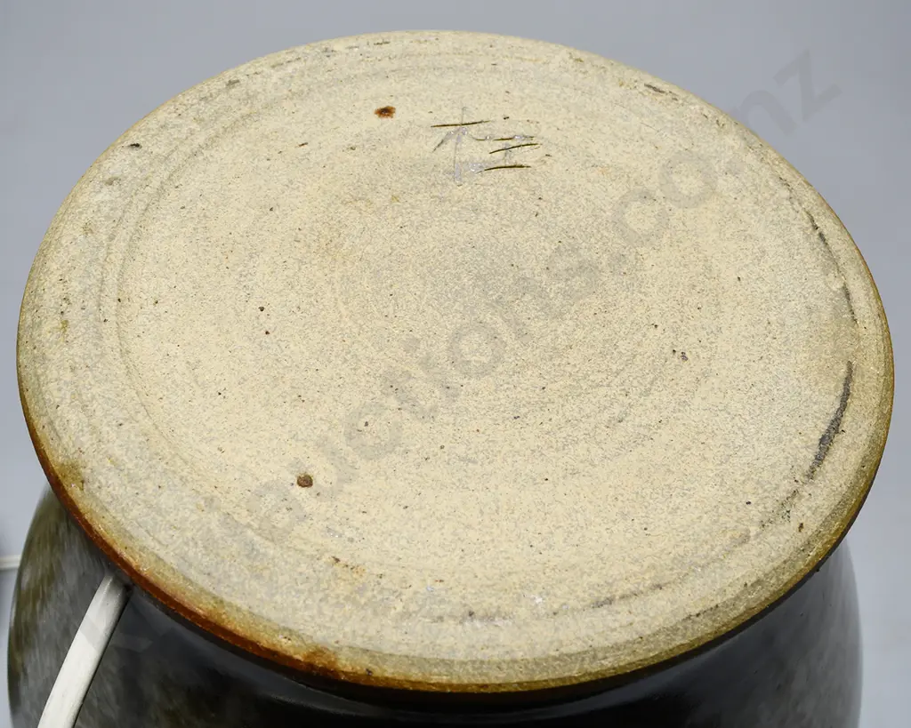 PAUL FISHER TABLE LAMP Image 1++