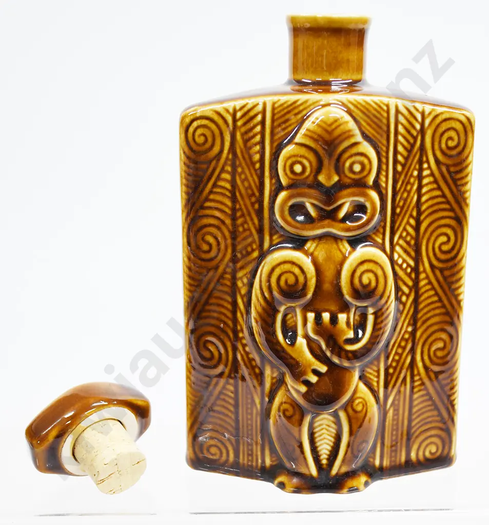 PARKER POTTERY STOPPERED BOTTLE FOR LINCOLN WINES Image 1++