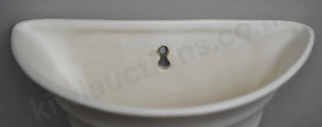 CROWN LYNN WALL POCKET NUMBER 454 Image 1++