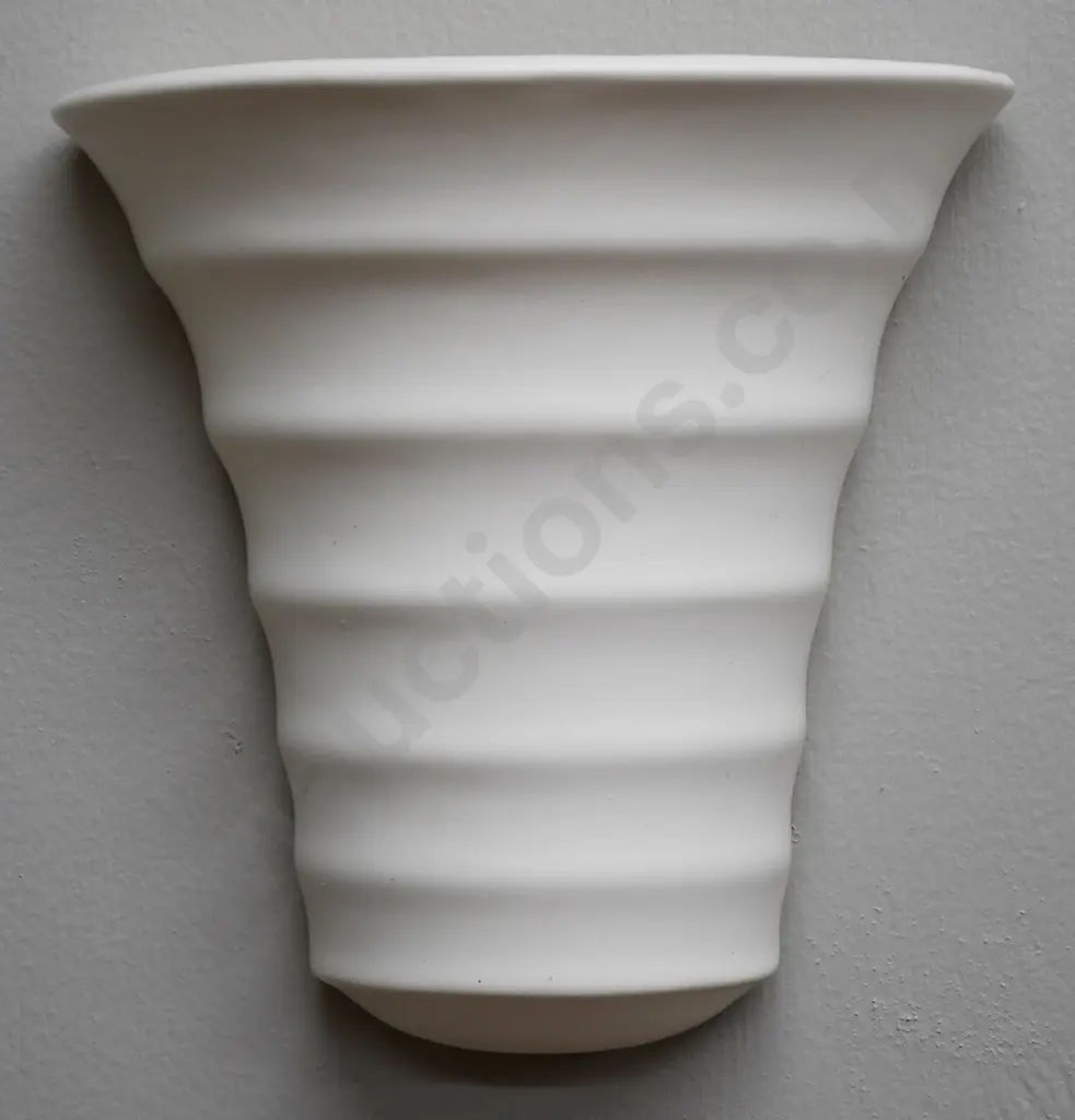 CROWN LYNN WALL POCKET NUMBER 454 Image 1++