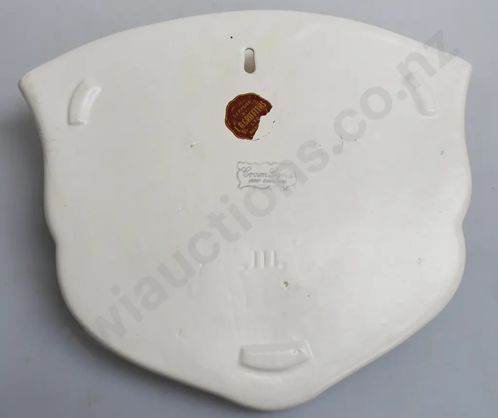 CROWN LYNN WALL POCKET FLOWER NUMBER 111 Image 1++