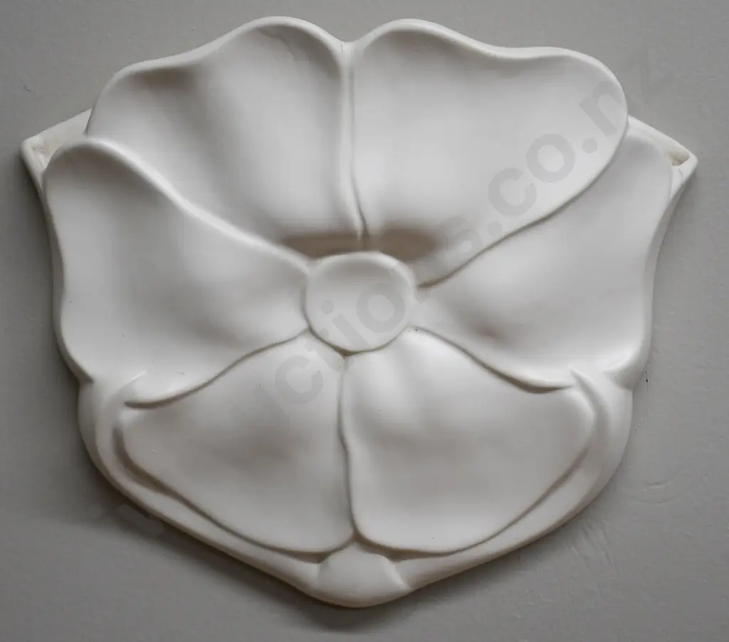 CROWN LYNN WALL POCKET FLOWER NUMBER 111 Image 1++