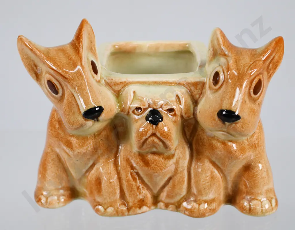 CROWN LYNN TRIPLE DOGS NUMBER 177 Image 1++