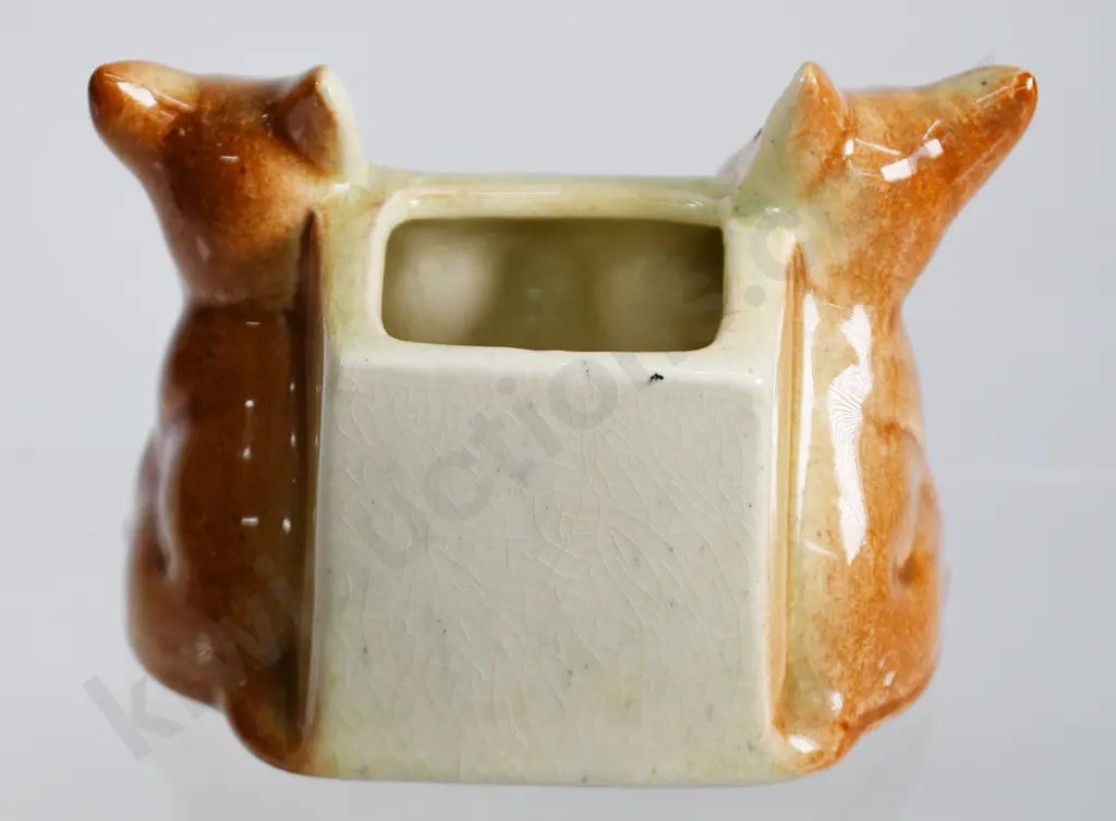 CROWN LYNN TRIPLE DOGS NUMBER 177 Image 1++