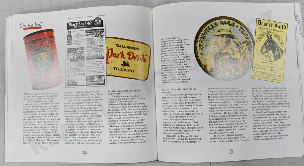 CROWN LYNN & NEW ZEALAND NEW ZEALAND BOOKS Image 1++