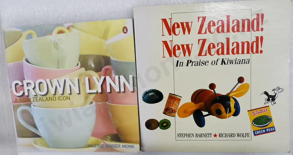 CROWN LYNN & NEW ZEALAND NEW ZEALAND BOOKS Image 1++