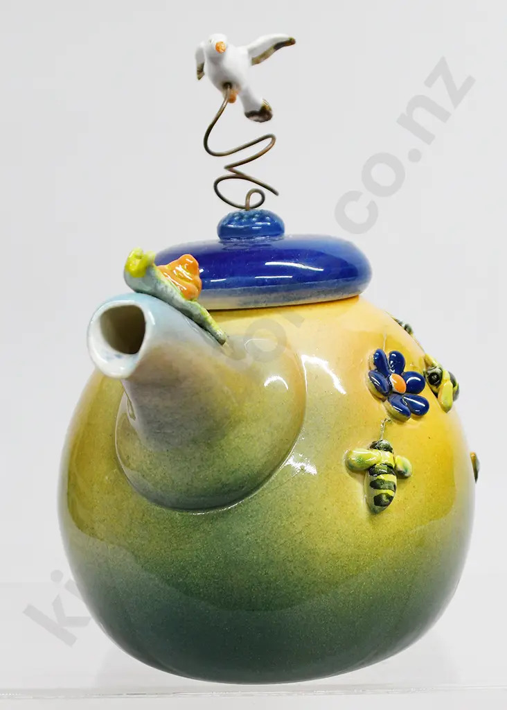 MARION MEWBURN TEAPOT Image 1++