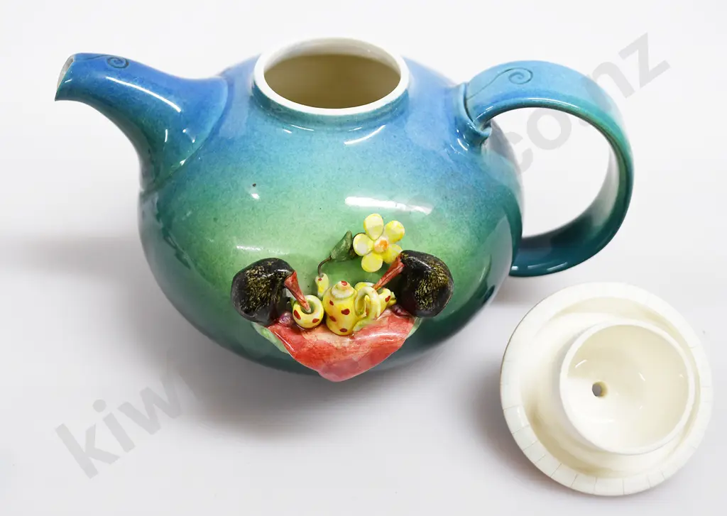 MARION MEWBURN TEAPOT Image 1++