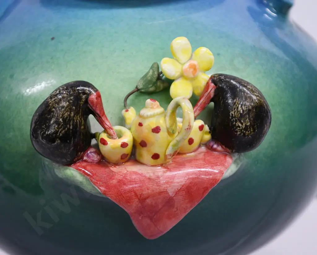 MARION MEWBURN TEAPOT Image 1++