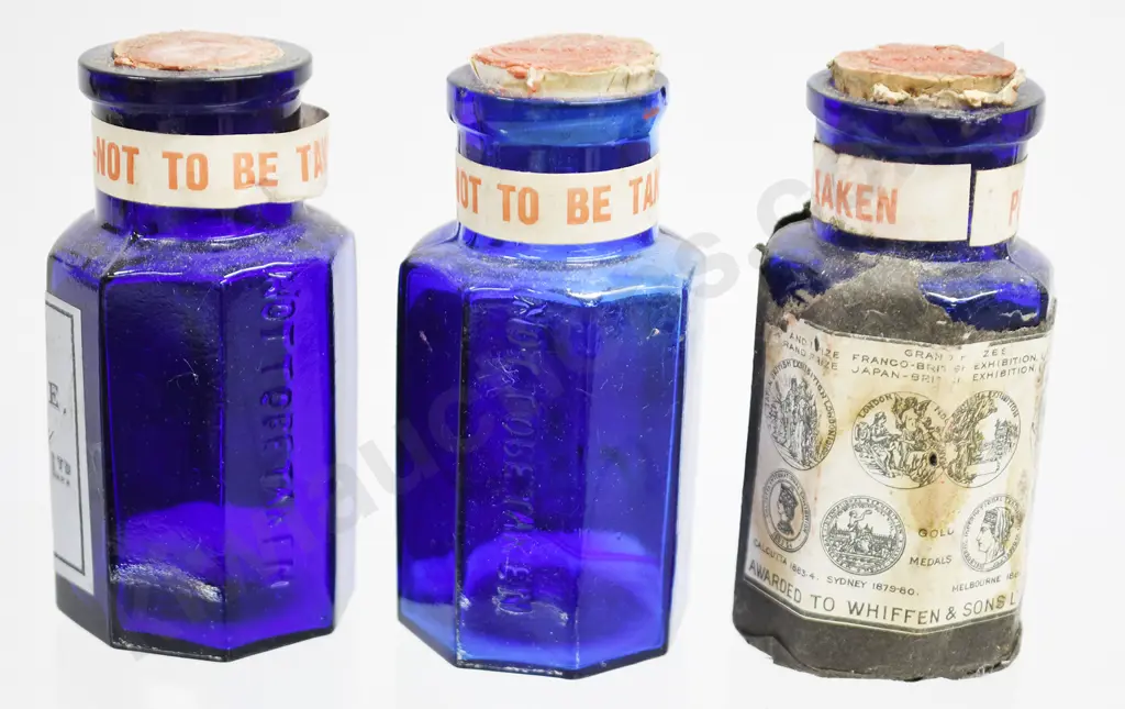 LABELLED STRYCHNINE POISONS, WHIFFEN & SONS LONDON Image 1++