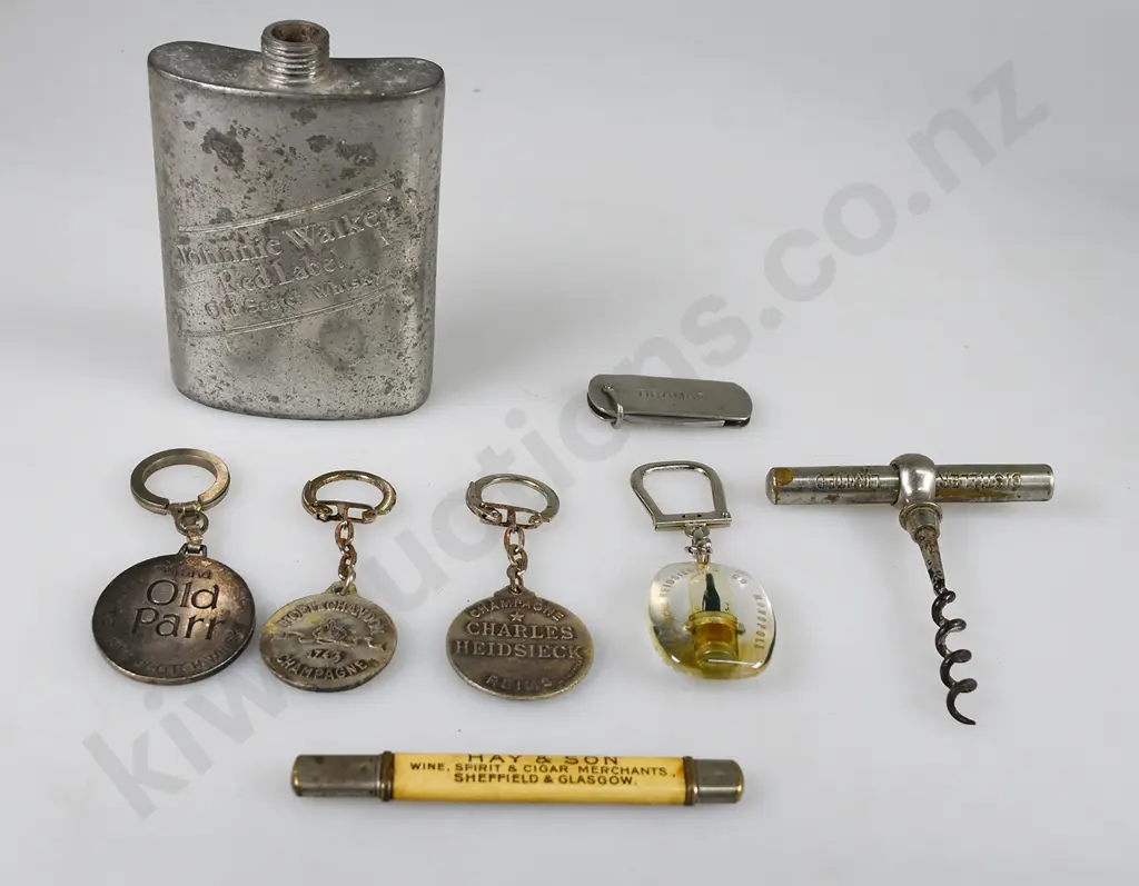 ASSORTED WHISKY COLLECTABLES Image 1++
