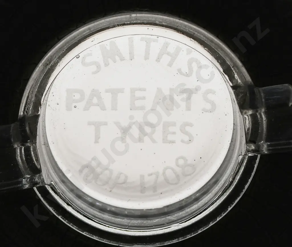 SMITH'S PATENT TYRES TYRE ASHTRAY Image 1++