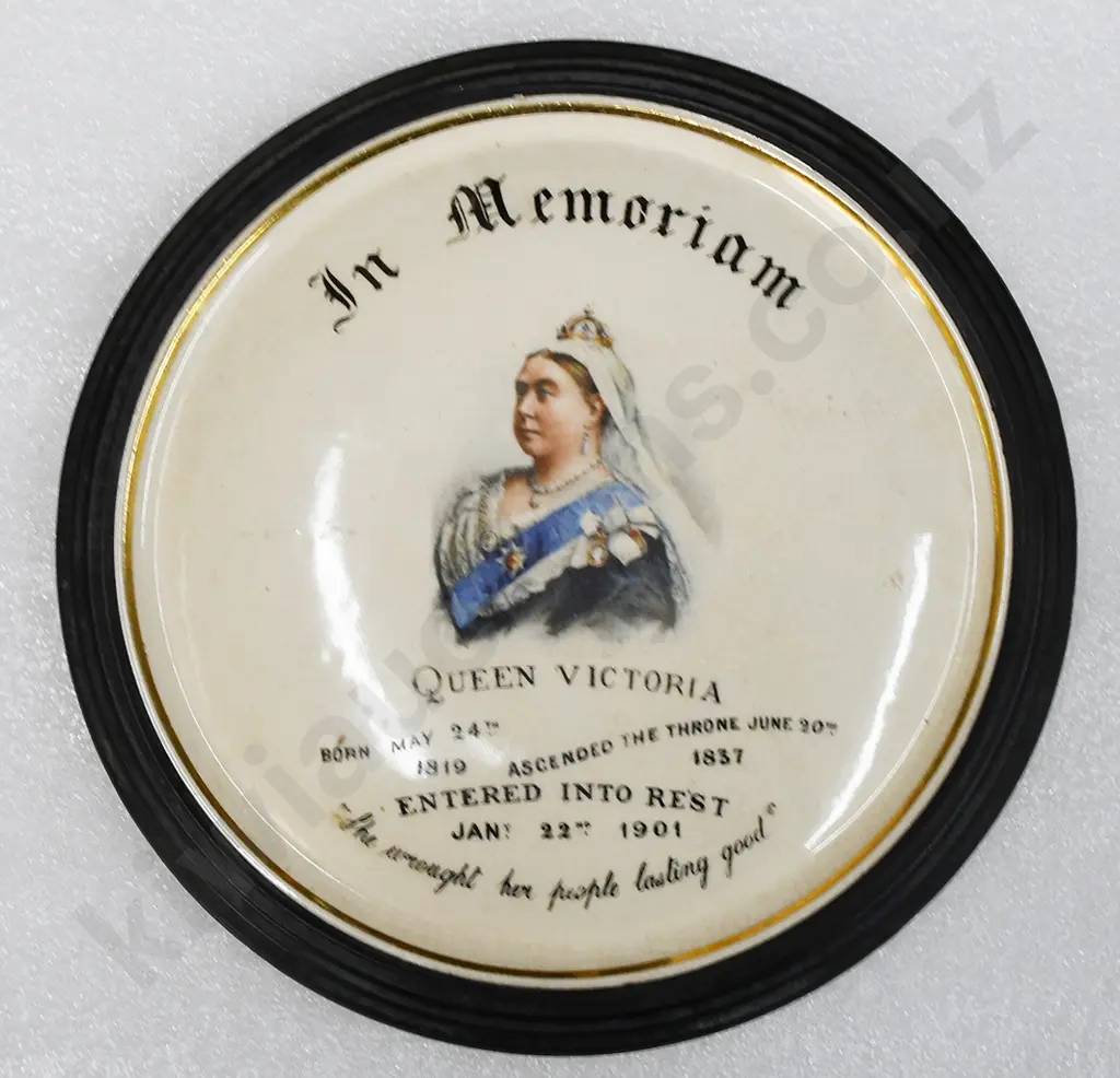 QUEEN VICTORI MEMORIAM PLAQUE Image 1++
