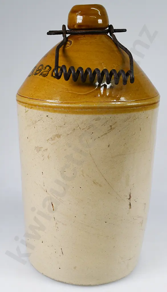 THOMSON LEWIS WELLINGTON STONE JAR Image 1++