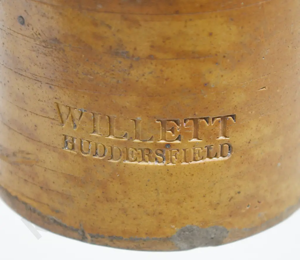 WILLETT HUDDERSFIELD IMPRESSED GINGER BEER Image 1++