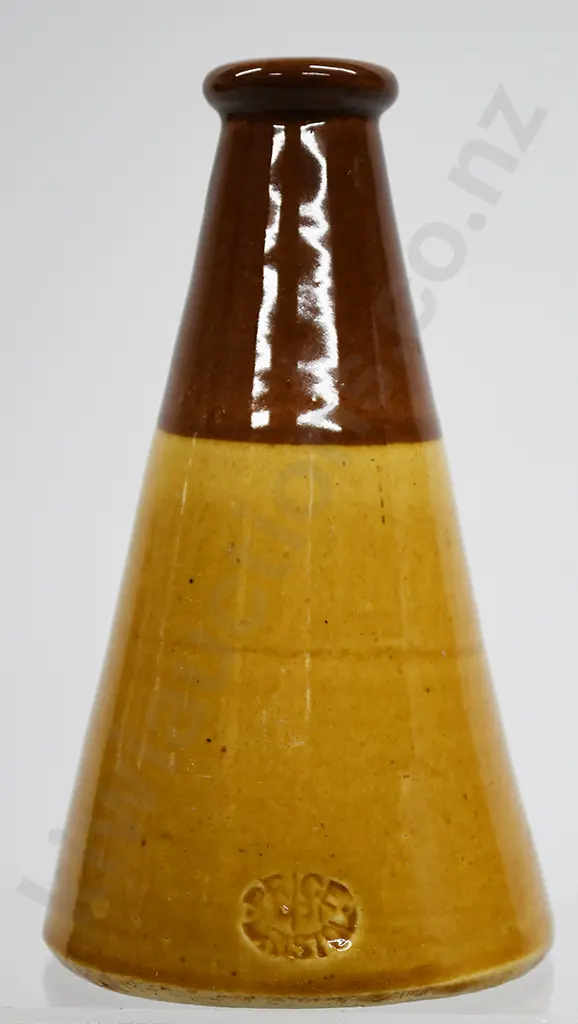 HOGG & CO STONEWARE POT, CONE INK Image 1++