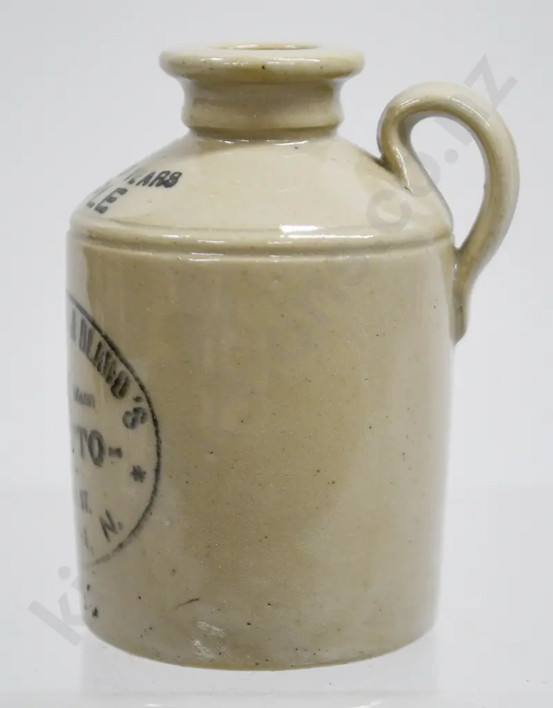 FULLWOOD ANNATTO SAMPLE STONEWARE JAR Image 1++