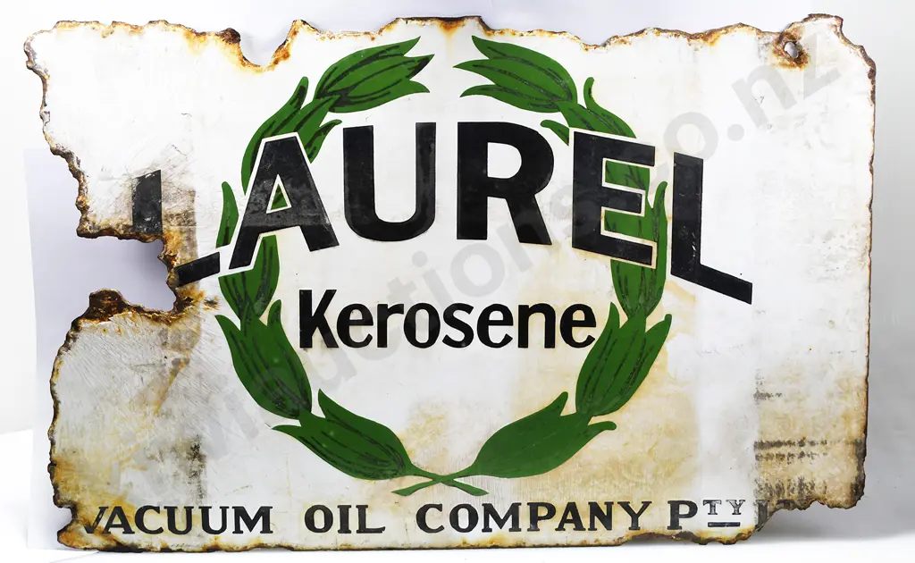 LAUREL KEROSENE ENAMEL SIGN Image 1++