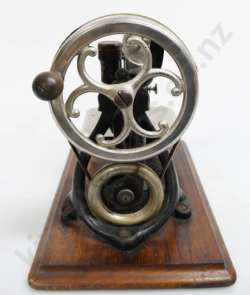 CRANK HANDLE  SEWING MACHINE Image 1++