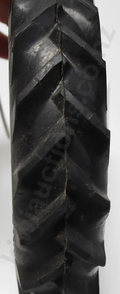 DUNLOP TYRE ASHTRAY Image 1++
