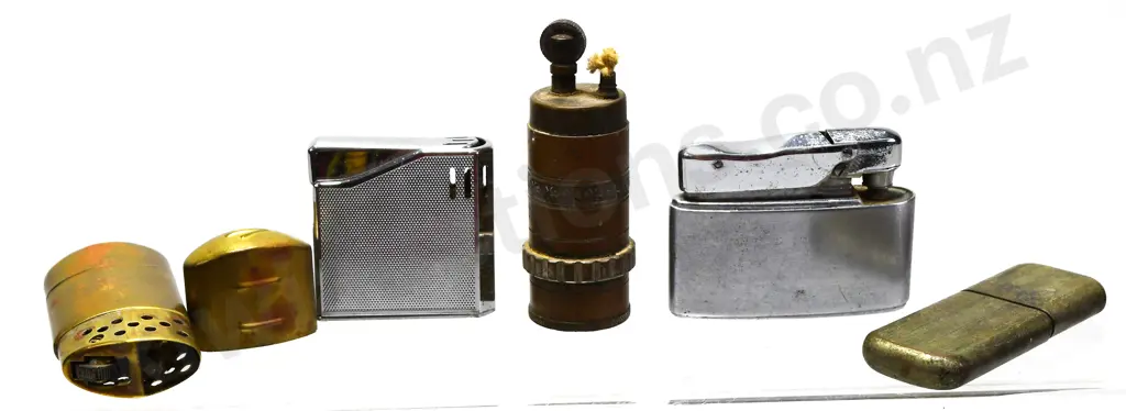 VINTAGE CIGARETTE LIGHTERS Image 1++