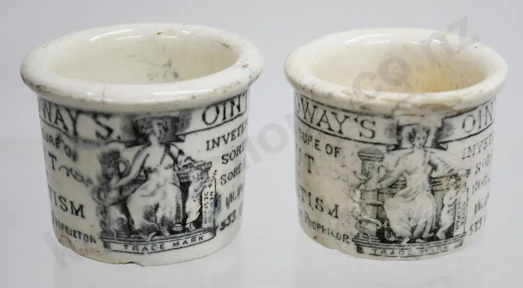 HOLLOWAYS OINTMENT POTS Image 1++