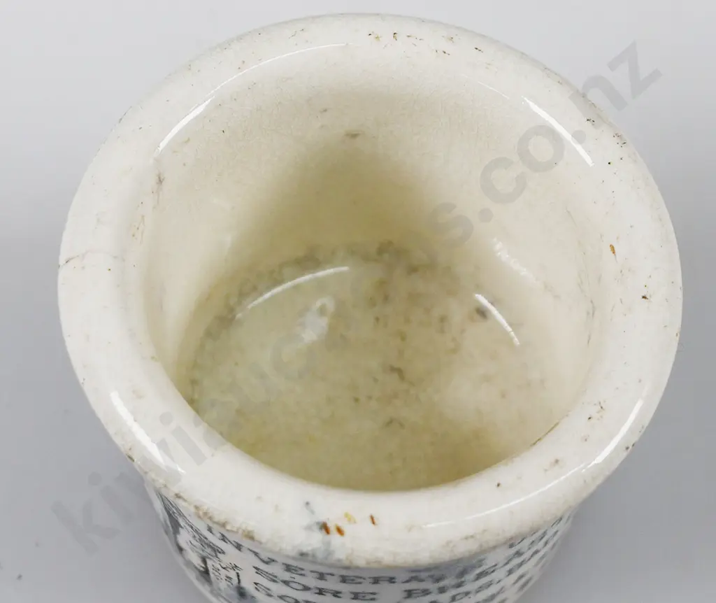 HOLLOWAYS OINTMENT POTS Image 1++
