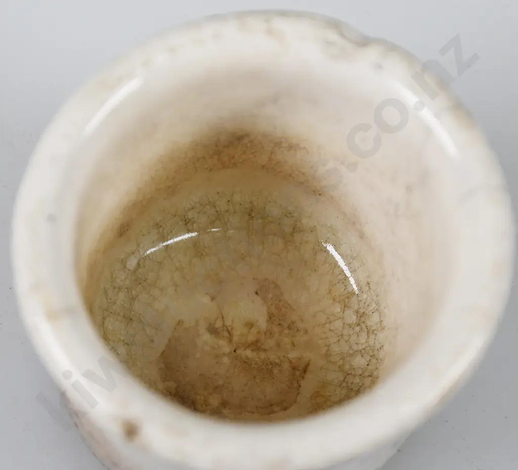 HOLLOWAYS OINTMENT POTS Image 1++