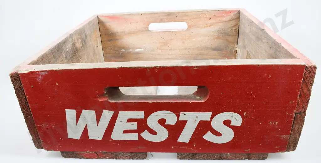 WESTS (DUNEDIN) BOTTLE CRATE Image 1++