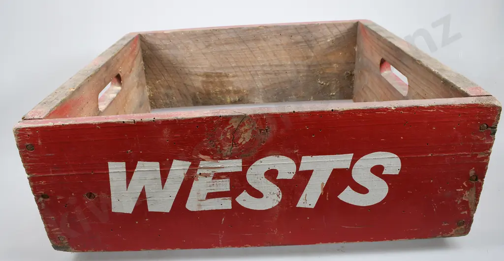 WESTS (DUNEDIN) BOTTLE CRATE Image 1++