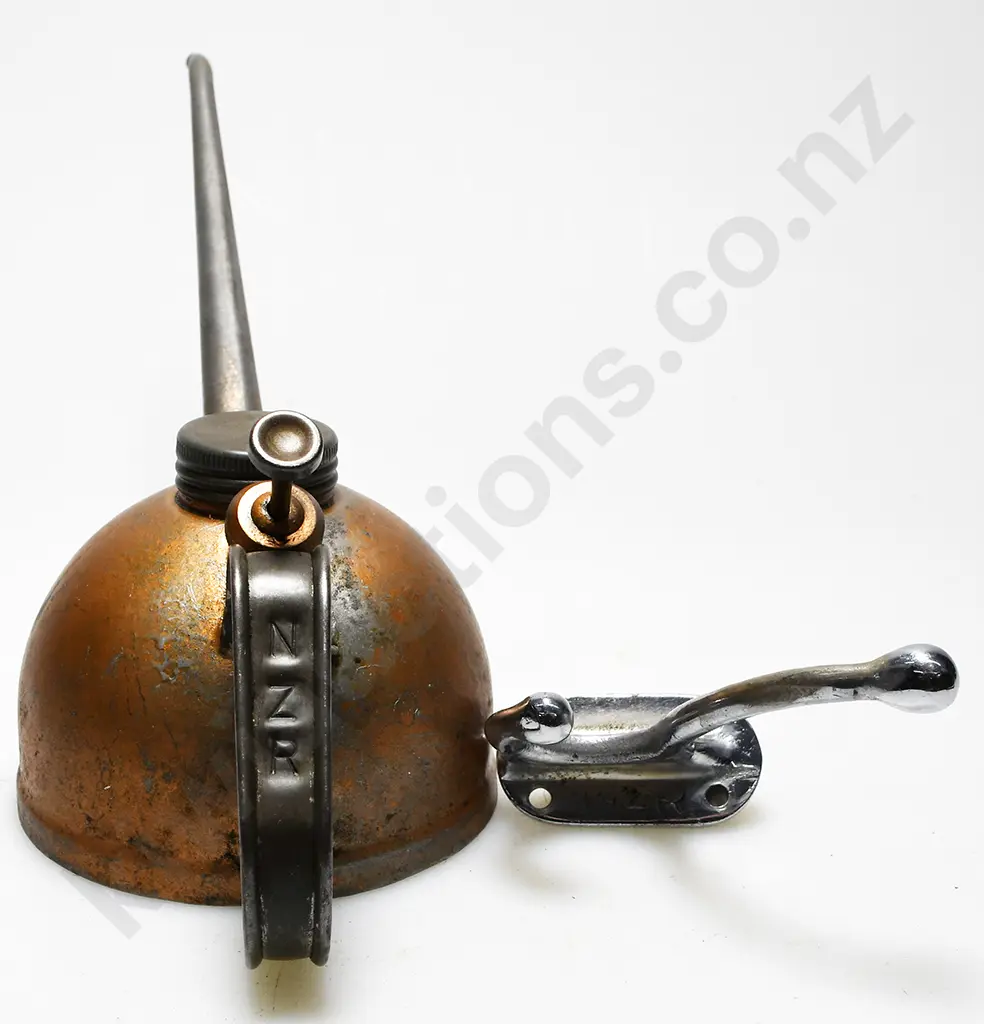 NEW ZEALAND RAILWAYS OIL CAN & COAT HOOK Image 1++