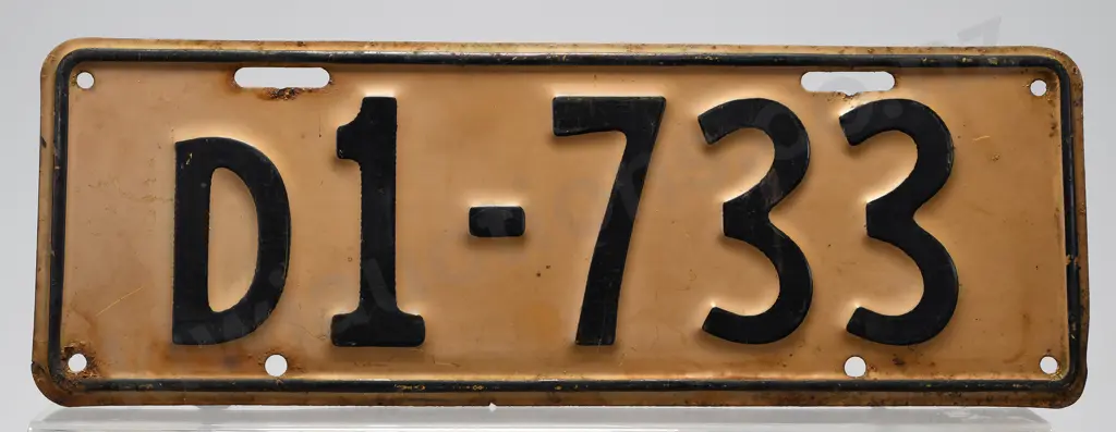NZ NUMBER PLATE D1-733, 1946-51 Image 1++