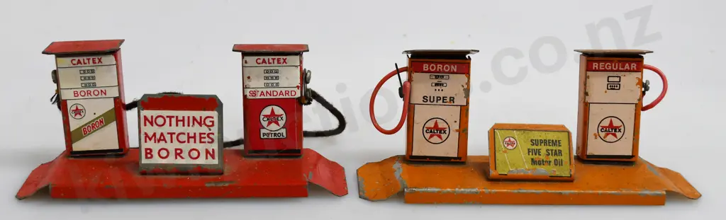 TIN TOY CALTEX PETROL PUMPS Image 1++