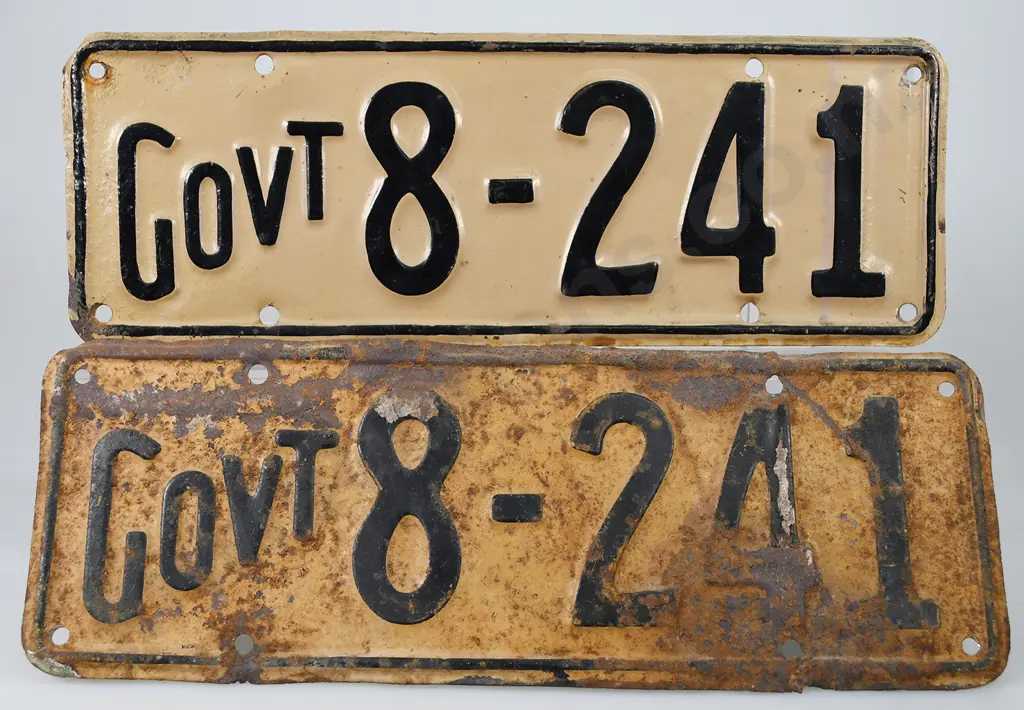 NZ GOVERNMENT NUMBER PLATES GOVT8-241, 1946-1951 Image 1++