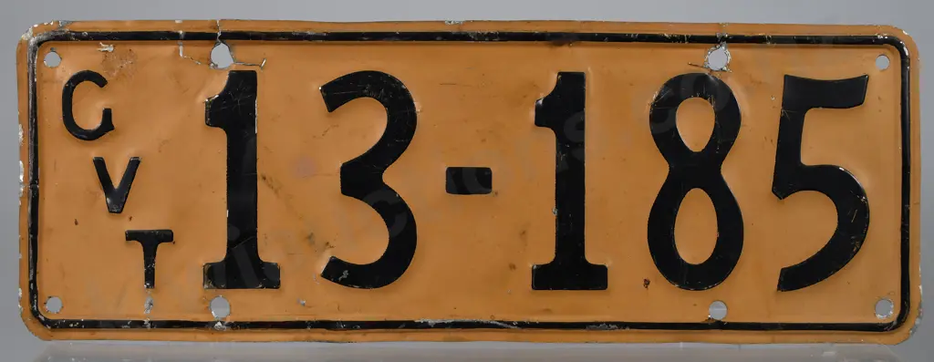 NZ GOVERNMENT NUMBER PLATE GVT13-185, 1946-1951 Image 1++