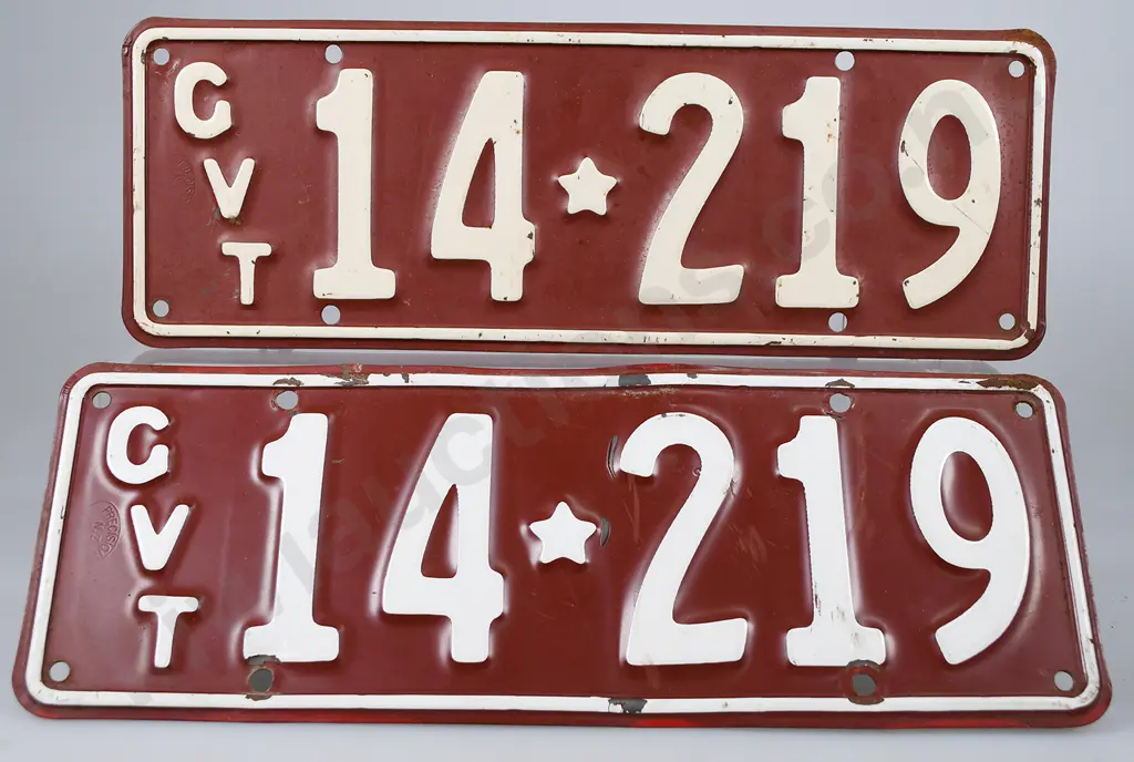 NZ GOVERNMENT NUMBER PLATES GVT14-219, 1956-1961 Image 1++