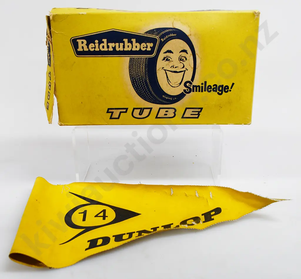 DUNLOP PENNANT FLAG, REIDRUBBER TUBE BOX Image 1++