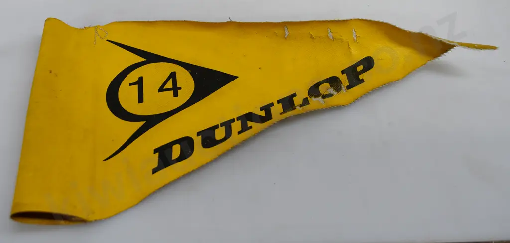 DUNLOP PENNANT FLAG, REIDRUBBER TUBE BOX Image 1++